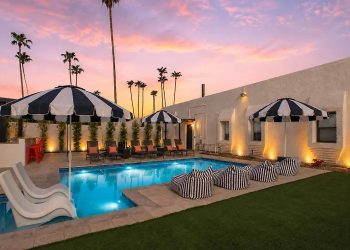 Radiance-brand New 400k Backyard Ent District